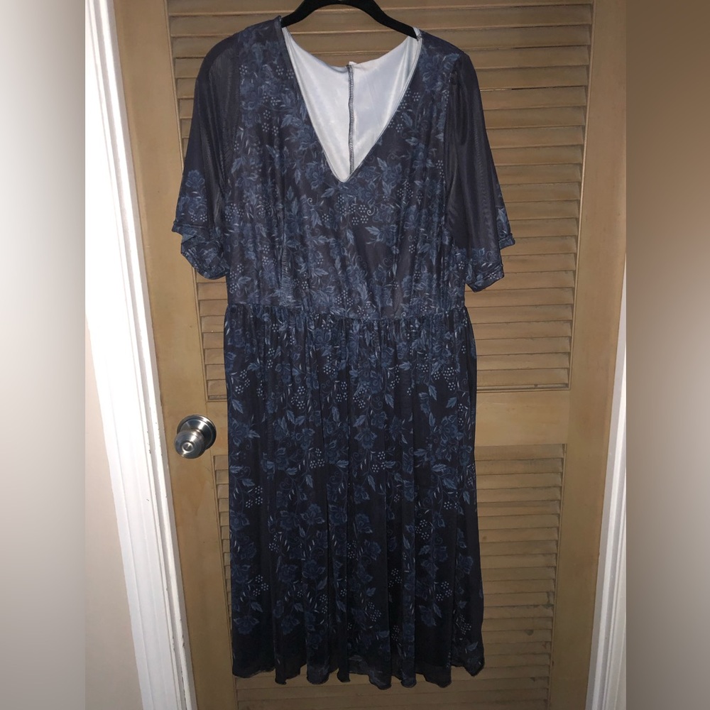 All occasion 3/4 length dress size large elastic waist.